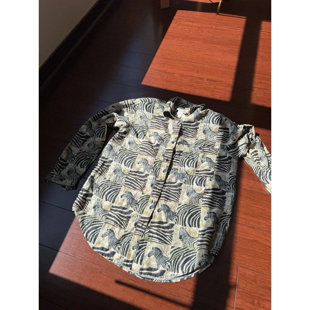 Metro Express Men's M Silk Zebra Print Long Sleeve Button-Up Shirt